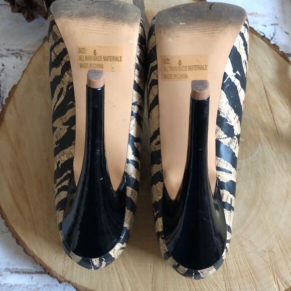 Qupid Zebra Print Cork Textured high pumps 6.5 - Picture 6 of 6